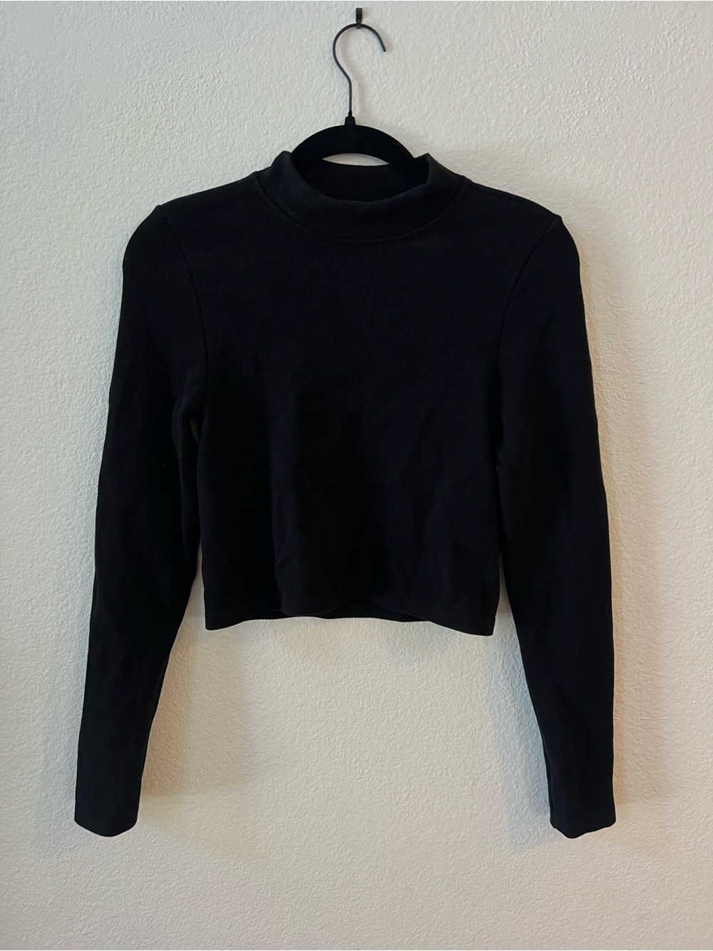 Fabletics Black Long-Sleeve Mock Neck Crop Top